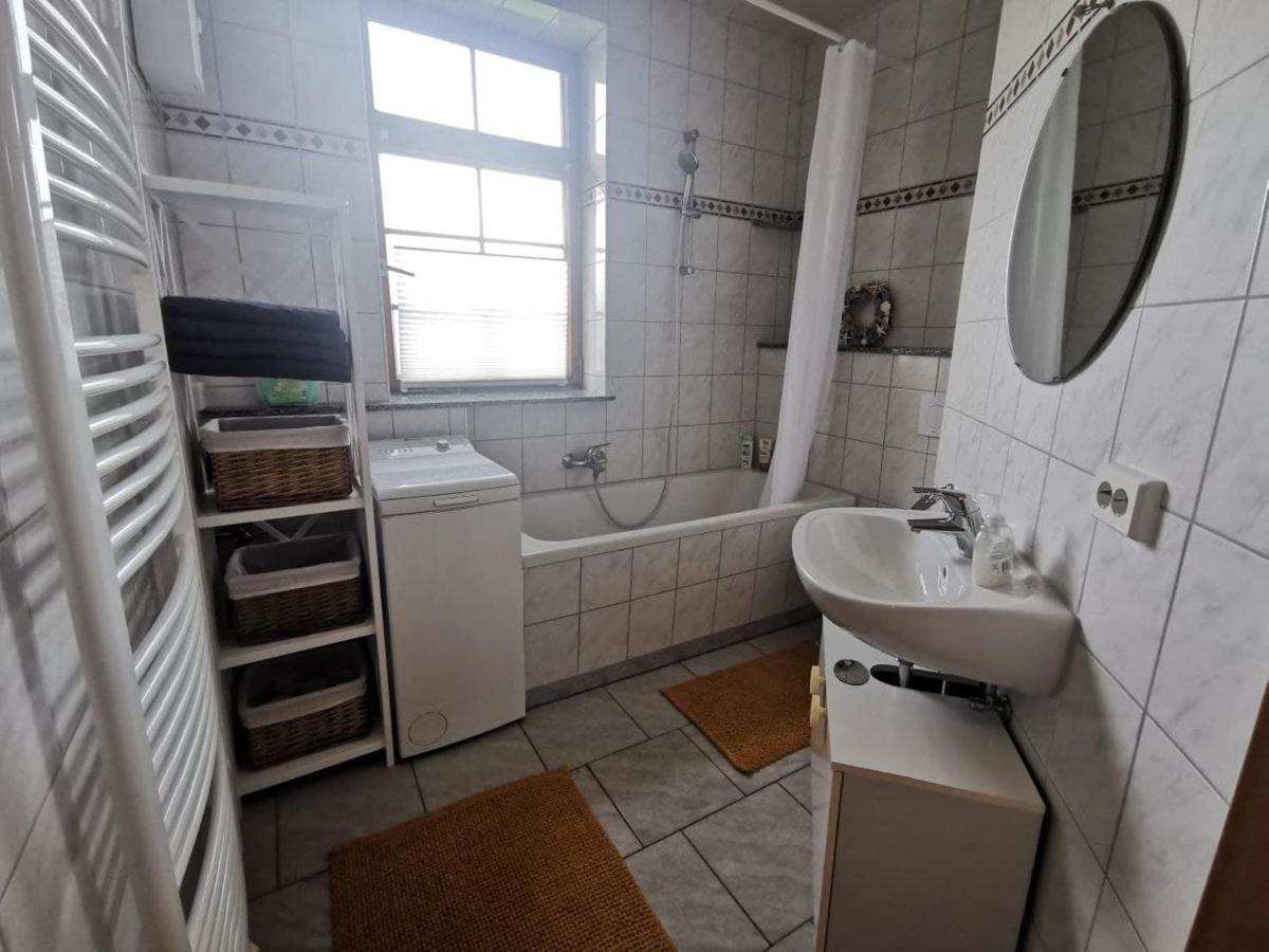 Ruhige Ferienwohnung Im Gutshaus Niederorschel Eksteriør bilde