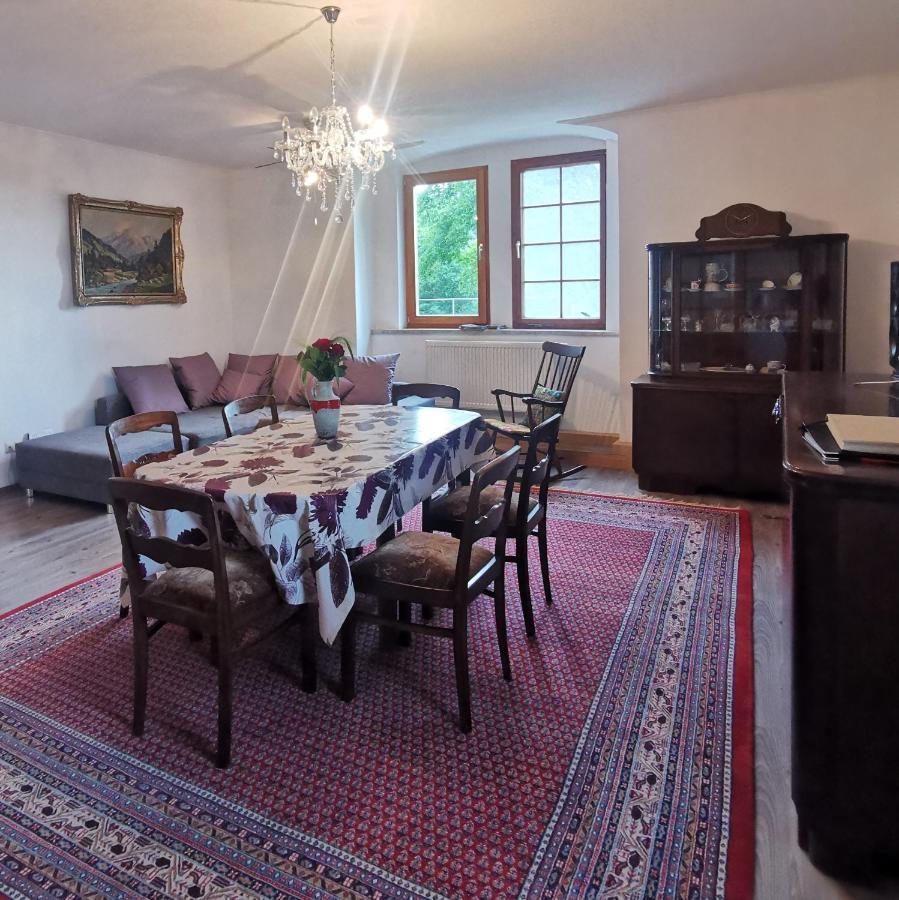 Ruhige Ferienwohnung Im Gutshaus Niederorschel Eksteriør bilde